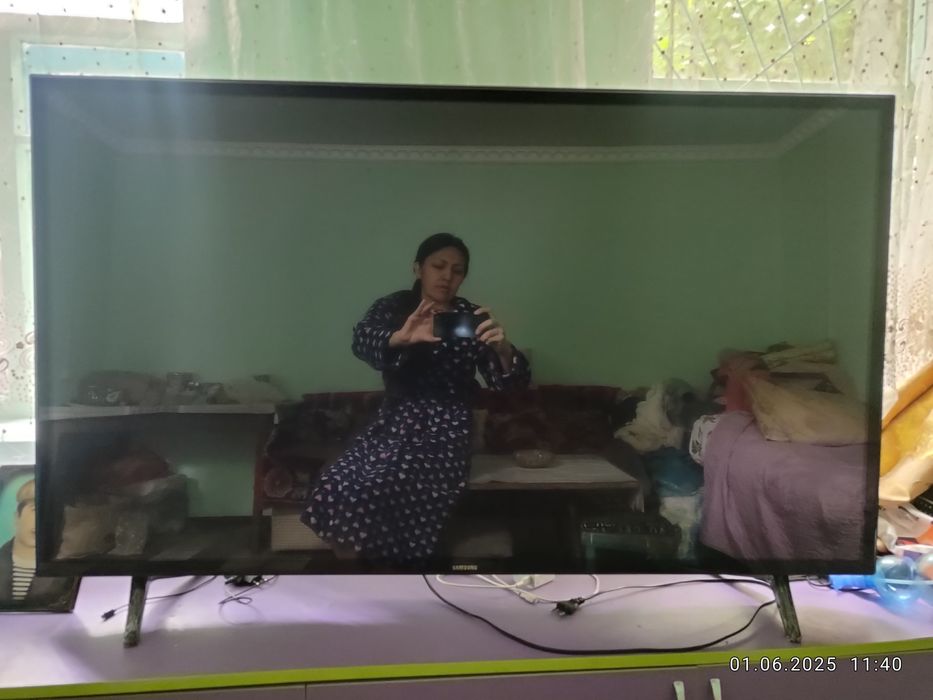 Продам телевизор Samsung smart TV