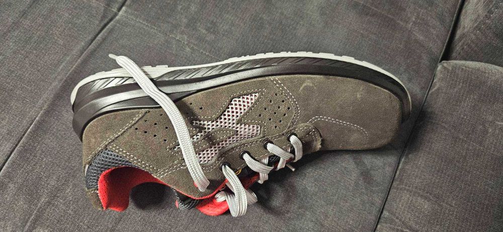 Работни обувки НОВИ 43-ти номер