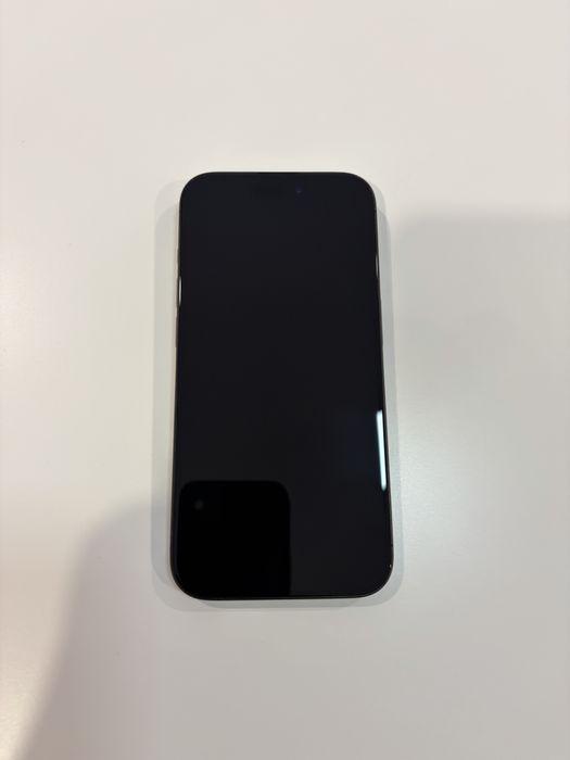 iPhone 15 Pro Black Titanium 256, în garanție