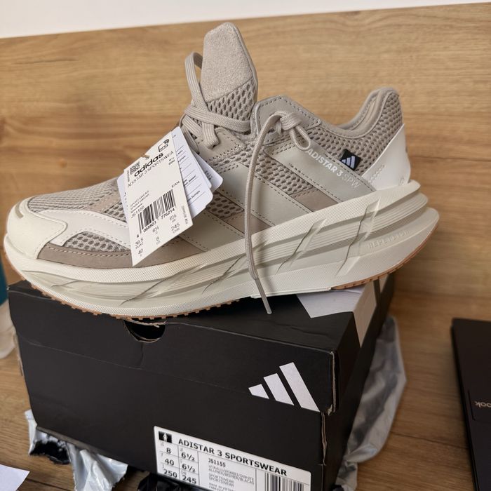 Продам кроссовки адидас 39,5-40 рр