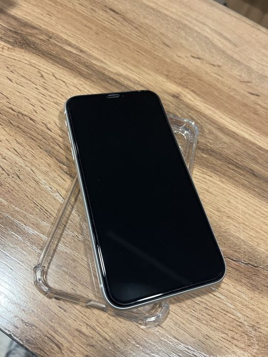 Айфон 11 белого цвета