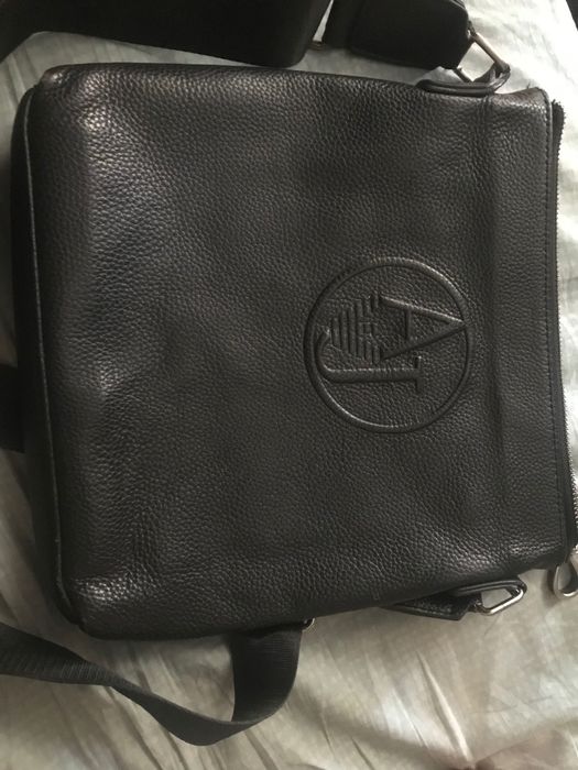 Барсетка от Armani Jeans, в хорошем состоянии