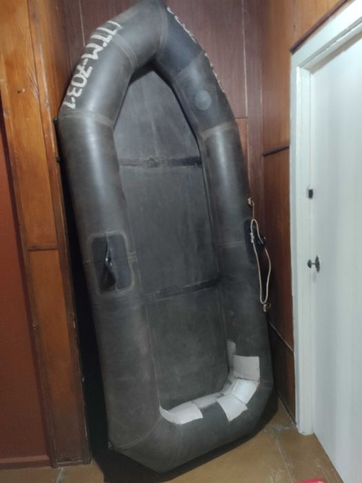 Продаётся лодка 2х местная