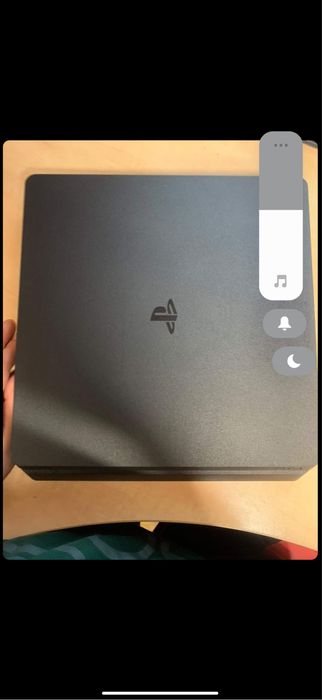Playstation 4 slim
