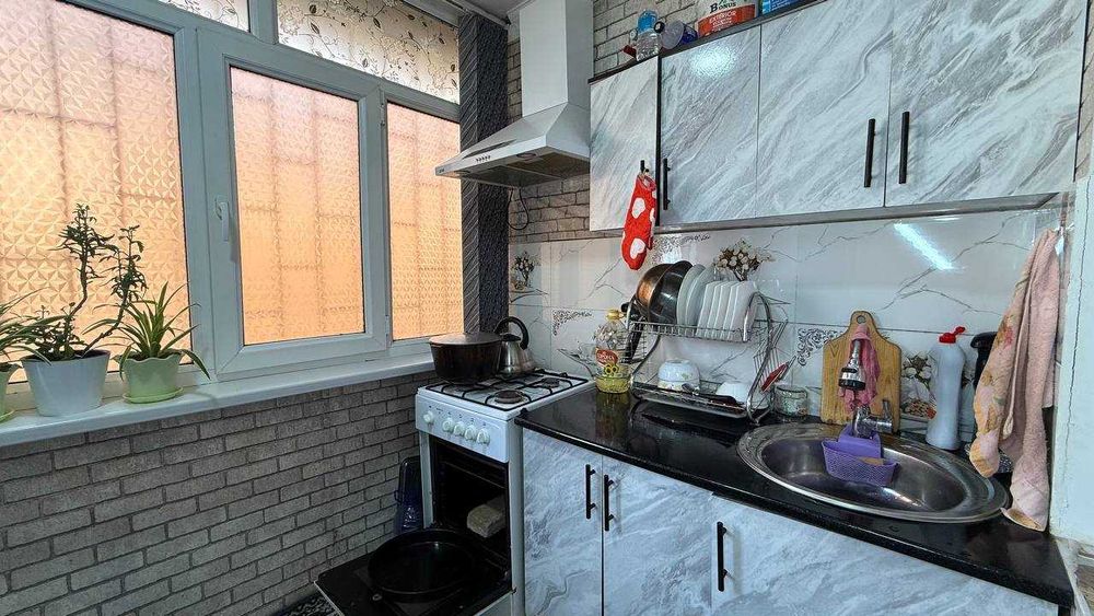 Фрунзиский Ситора кафеси 1 қаватда 2 хонали квартира сотилади.ID: 1787