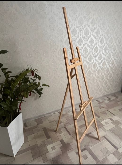 срочно продам мольберт