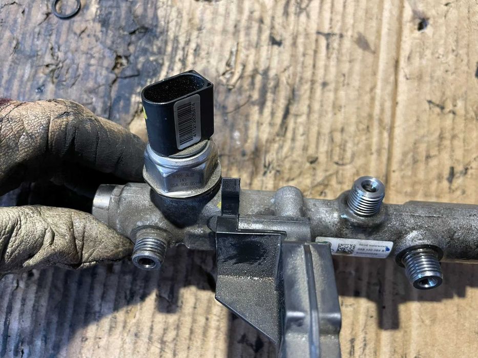 Лява Горивна Рейка Porsche Cayenne 3.0D 92A/2012