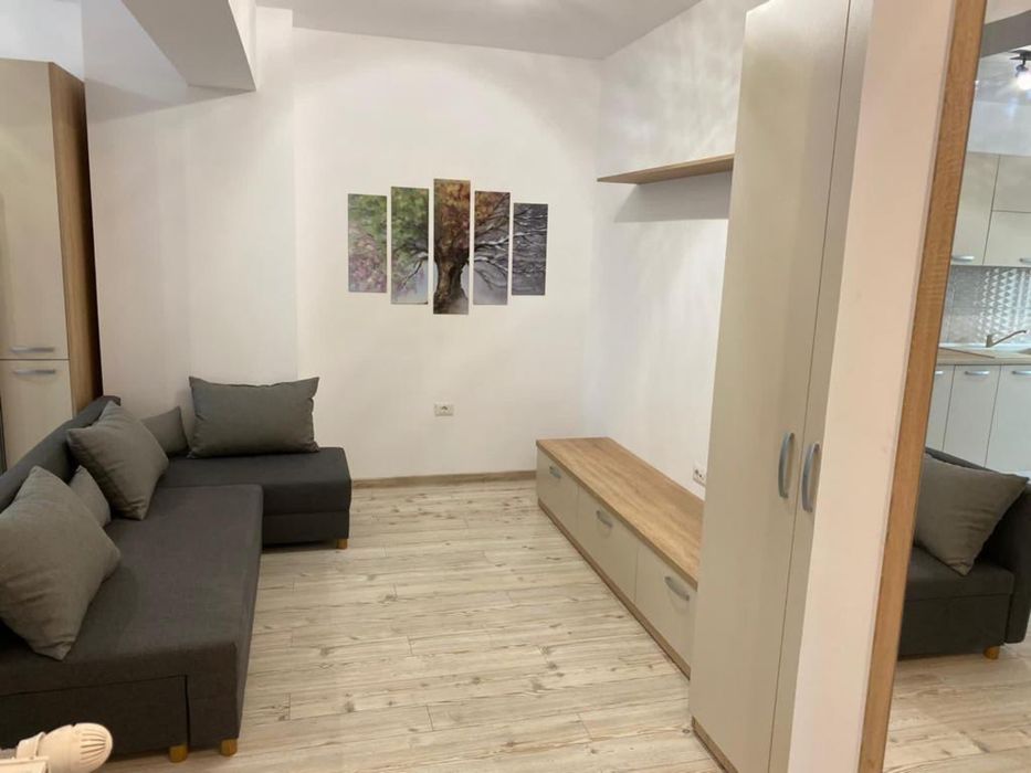 Proprietar inchiriez apartament in zona centrala