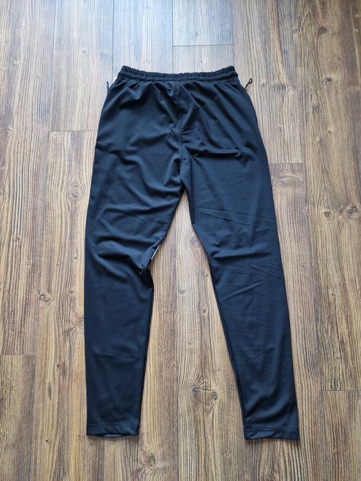 Мъжки спортен екип долнище и горнище размер S M L XL 2XL 
Най-висок кл