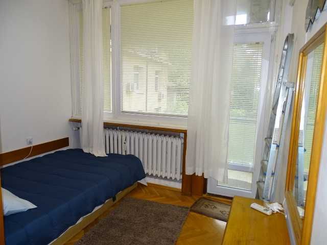 Дава се под наем Тристаен апартамент в София, Център - 90 кв.м за 650 € - Снимка #2