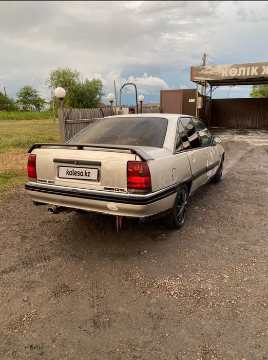 продам Опель Омега А  1993г