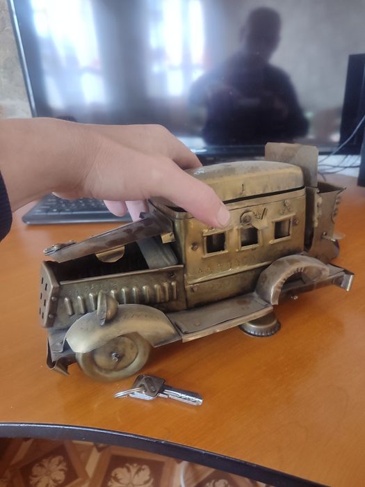 Машина модель для сигарет