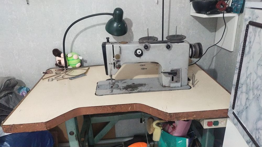 Продам промышленную машинку