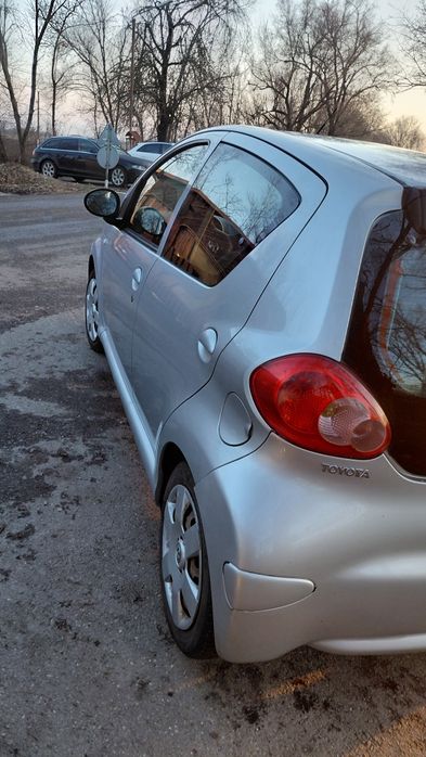 Vând Toyota aigo consum foarte moc