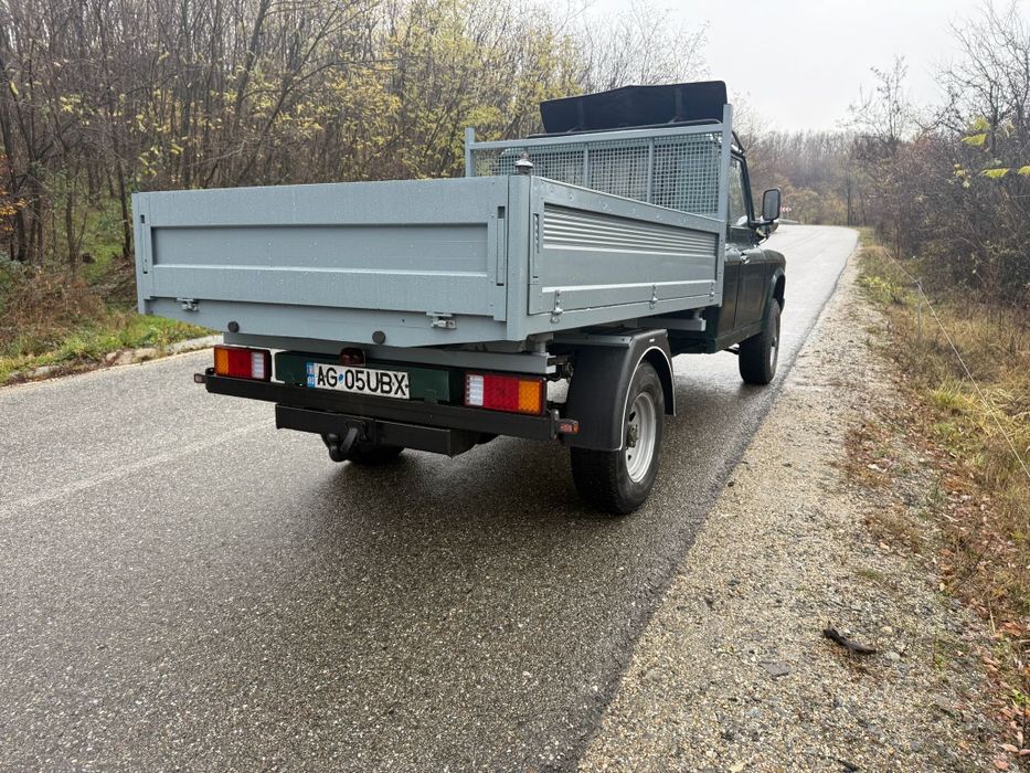 ARO 320 camionetă basculabila trilateral