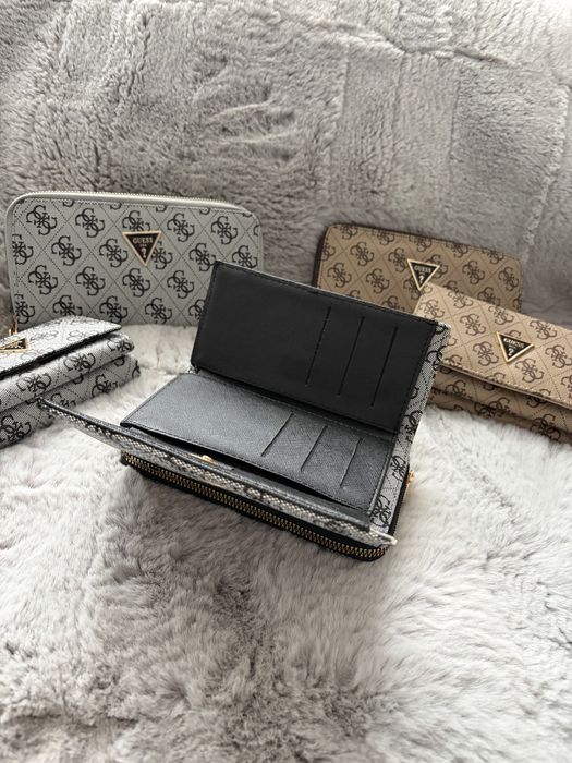 Дамски портмонета Guess