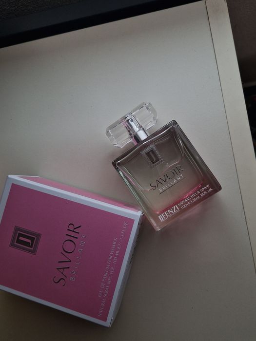 JFenzi Savoir Brillant Eau de Parfum pentru femei, în varianta de 100 ml.