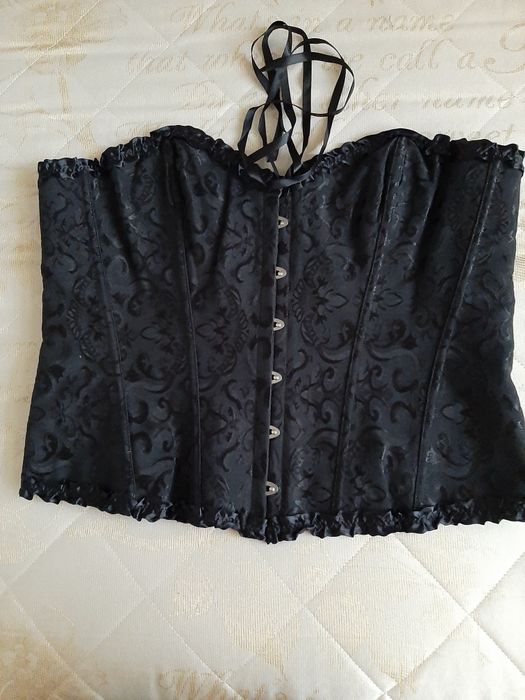 Продам корсет на шнуровке