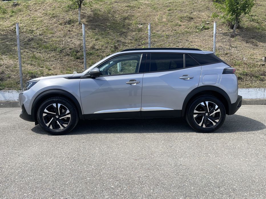 Peugeot 2008 Allure HDI 1500 cm 130 cp E 6 An 2020 Cockpit