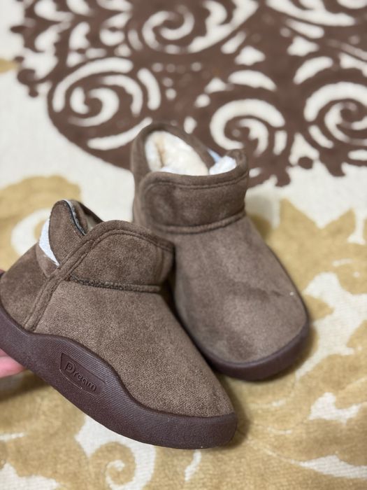 продается новые угги 23рр