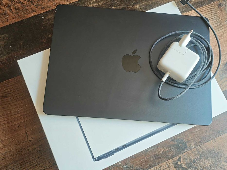 MacBook Air M3 13.6" (2024) Midnight | 16GB RAM | 512GB SSD | Гаранция