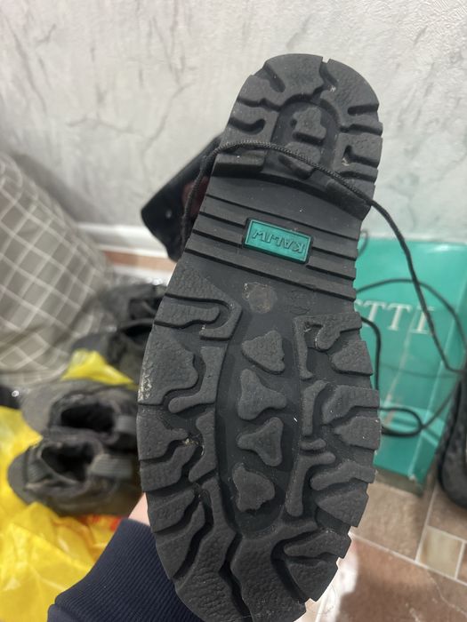 Зимний обувь ботинка