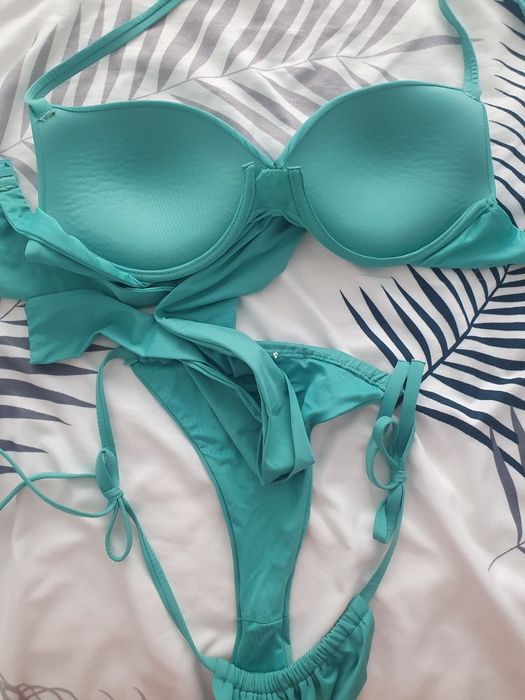 Set costum baie Indonesia Calzedonia 75B marime S