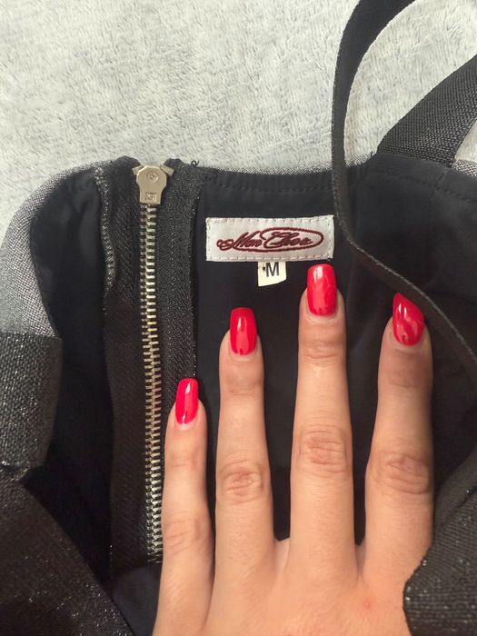 Официална рокля , носена е само веднъж , размер М