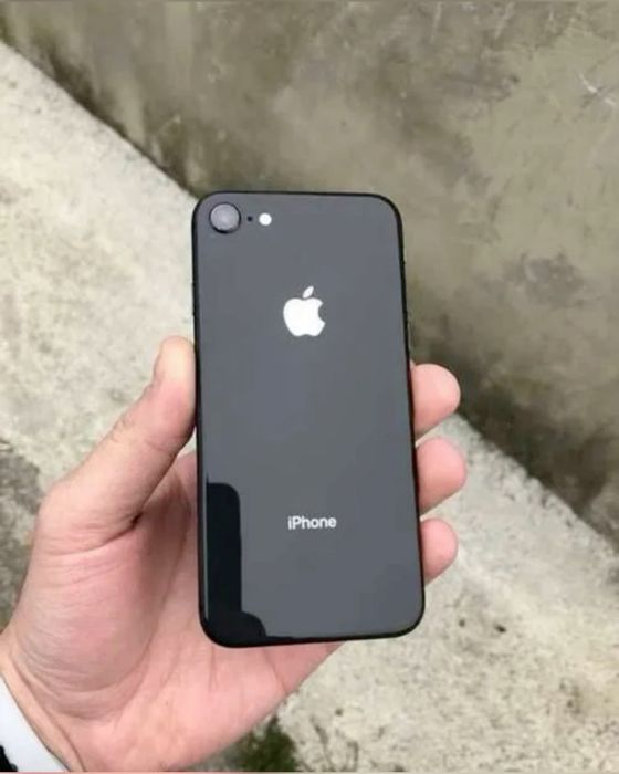 IPhone 8 / 64 gb / Идеальное состояние / 82%