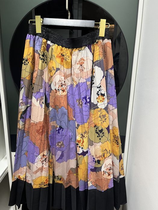 продам красивый костюм