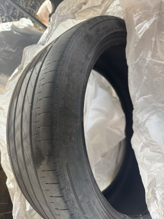 Продам б/у летние шины 2 шт