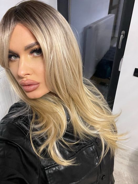 Peruca blonda suvite