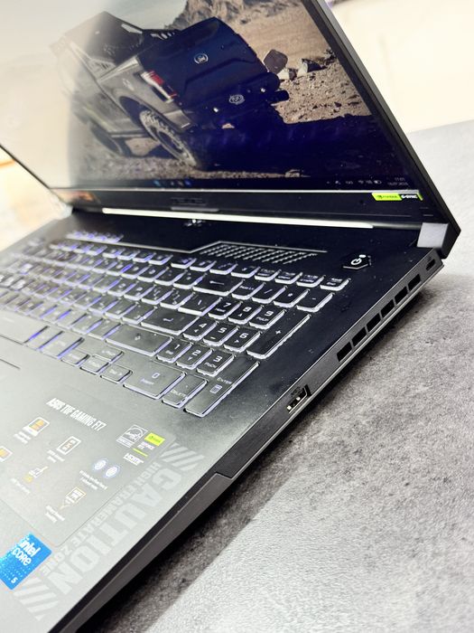 Asus tuf gaming F17 RTX4050