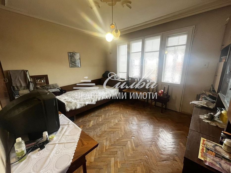 Продава се Многостаен апартамент в Шумен, Куршум чешма - 150 кв.м за 614 €/кв.м - Снимка #4