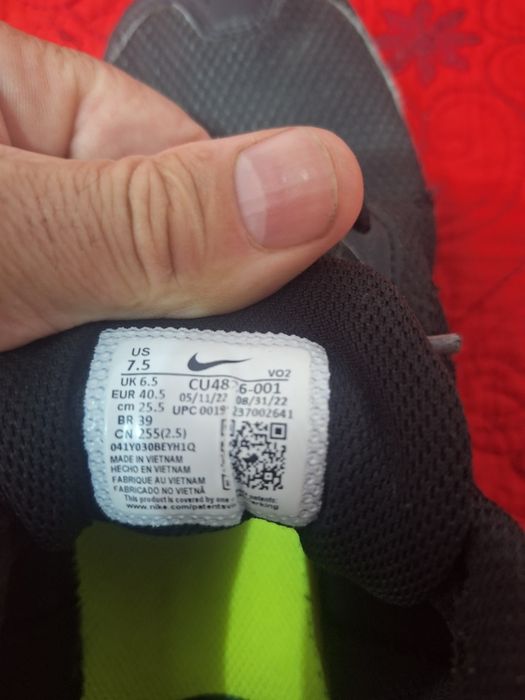 Pantofi sport Nike air max mărimea 40,5 purtați foarte putin 400 lei