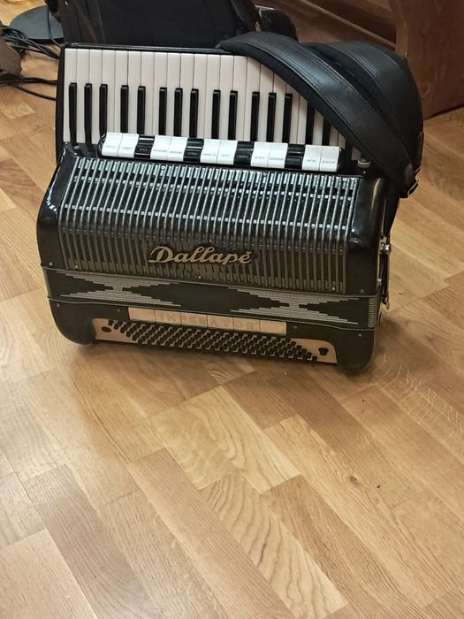 Vând acordeon Dallape imperator casotto
