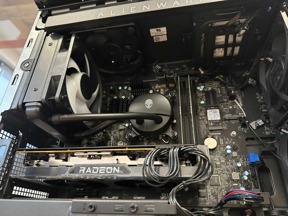 • Нов Alienware Aurora R13 i7-12700KF/16GB/512GB+1TB/RX 6700XT 12GB