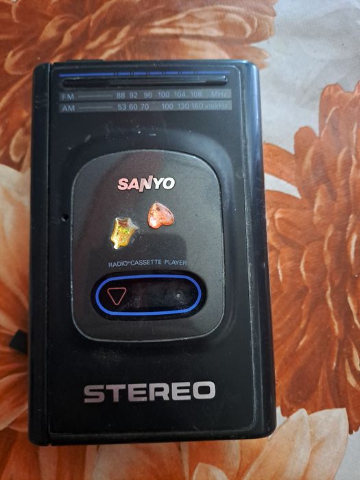 Vând radio casetofon Sanyo