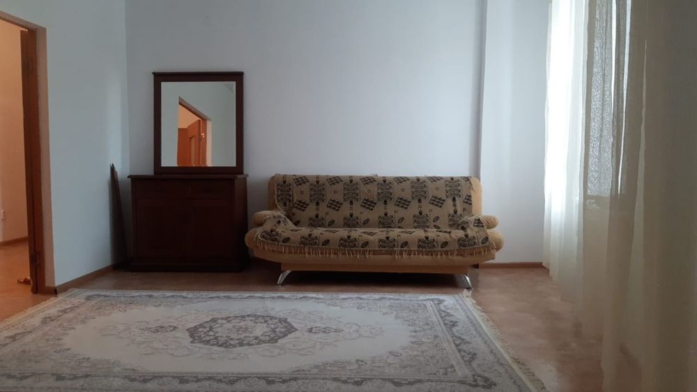 Продаётся стиральная машина, диван с ней