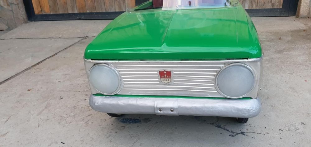 Ретро кола с педали Москвич