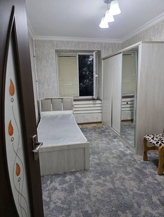Срочно задаётся квартира 2х комнатная адреса Вагзал  300$
