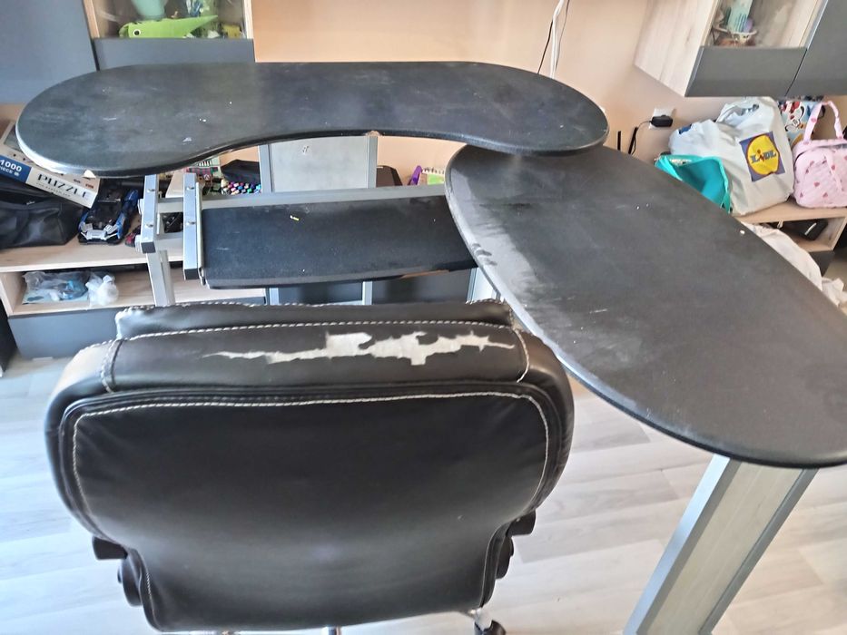 стол със бюро растегателно