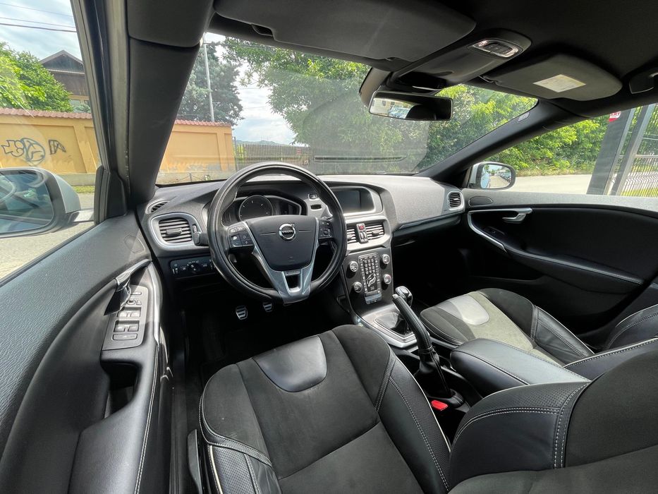 Volvo v40 R-desing 2.0d 2016 euro6 RATE FIXE