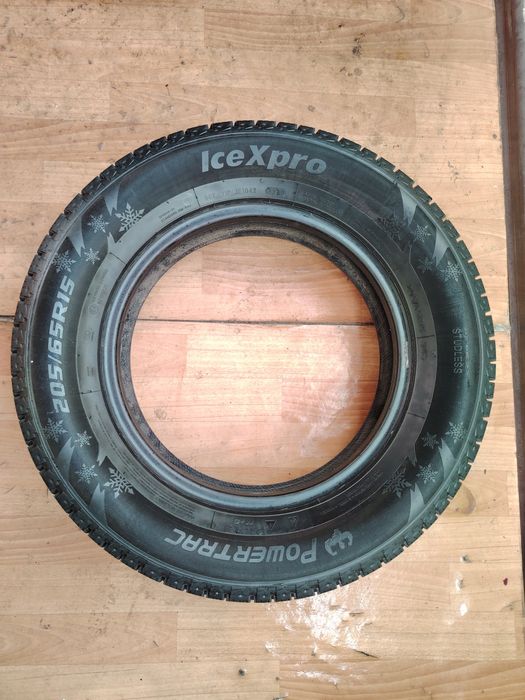 Продаётся б/у зимные шина отличное состоянии 4шт 205/65 R15.