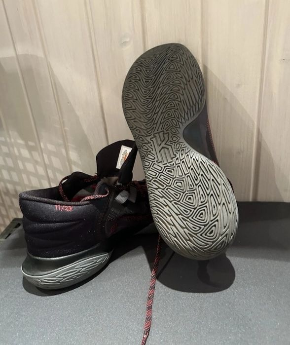 Маратонки Nike Kyrie Flytrap 5