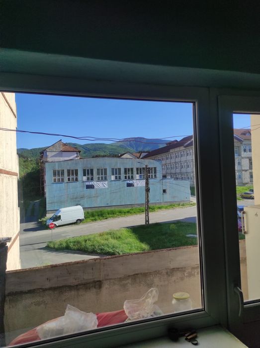 Vând apartament 4 camere decomandat