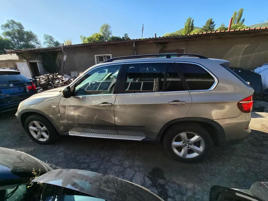 BMW X5 E70 5.0i 408кс Facelift ксенон панорама Keyless Logic7 ел багажник автоматик НА ЧАСТИ!