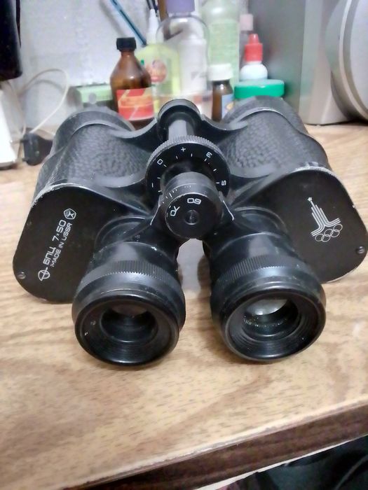 Бинокль . транспортир советского производства