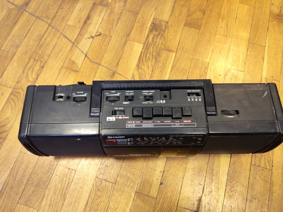 Sharp WQ-T222H(BK), un radio-casetofon stereo