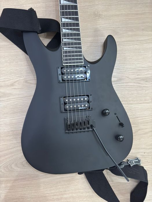 Vând chitară electrică și amplificator!!!